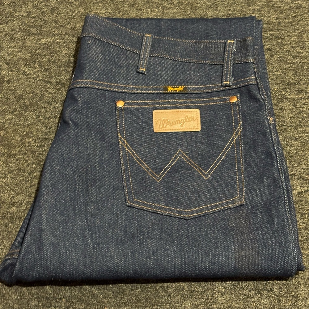 🎈SOLD-M.Place🎈 Wrangler Blue Bootcut Jeans with Rigid Denim - NWOT
